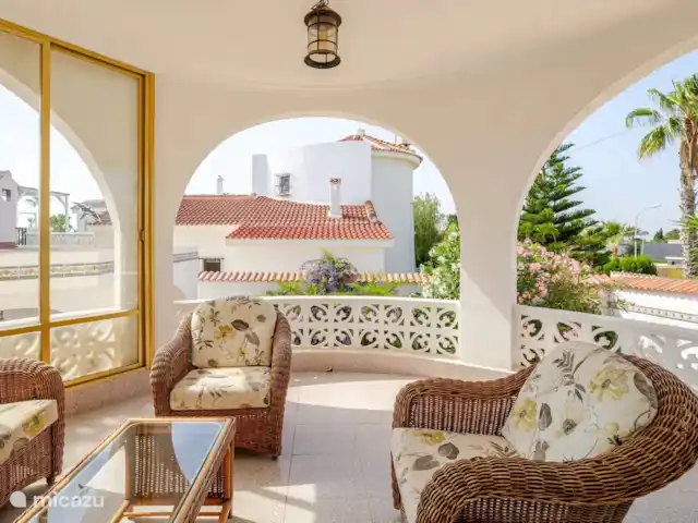 Veranda.